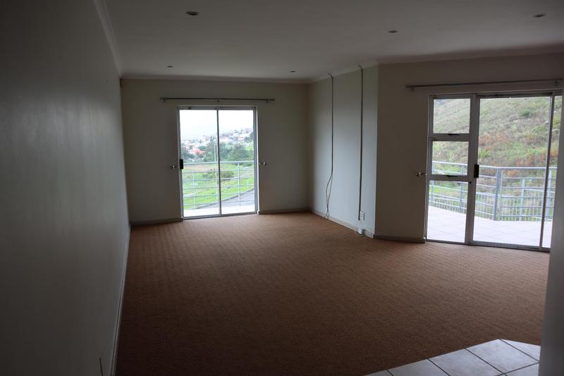 To Let 2 Bedroom Property for Rent in Vredehoek Western Cape